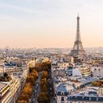 Khung cảnh Paris, du khách đến đây phải trả thuế thành phố khoảng 5,5 USD mỗi người mỗi đêm lưu trú khách sạn hạng sang. Ảnh: CNN