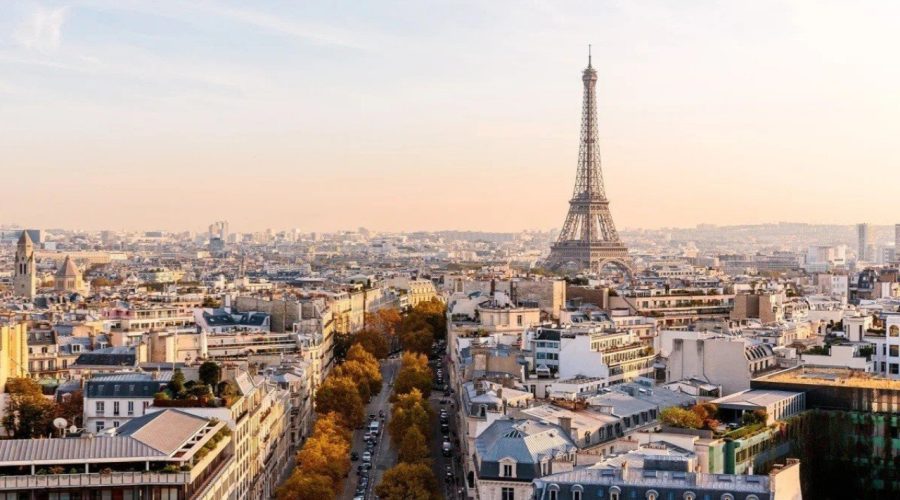 Khung cảnh Paris, du khách đến đây phải trả thuế thành phố khoảng 5,5 USD mỗi người mỗi đêm lưu trú khách sạn hạng sang. Ảnh: CNN