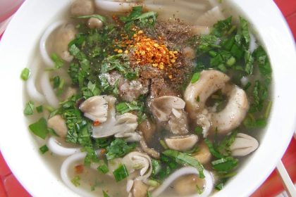 Bánh canh cá lóc. Ảnh: Nguyễn Nam