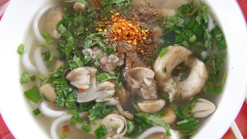 Bánh canh cá lóc. Ảnh: Nguyễn Nam