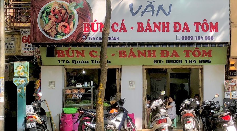 Bún cá Văn ở địa chỉ số 174 Quán Thánh, Ba Đình, Hà Nội.