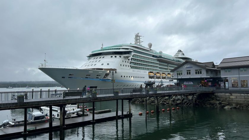 Tàu Brilliance of the Seas.