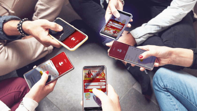 Mua vé máy bay qua app ngày càng trở nên phổ biến. Ảnh: Vietjet Air