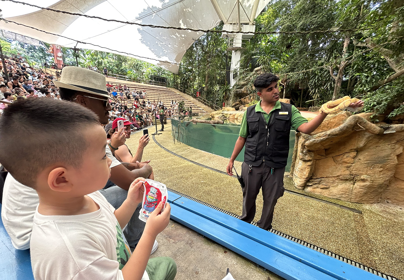 Vườn thú là nơi nên đến trong các chuyến đi có trẻ nhỏ.
