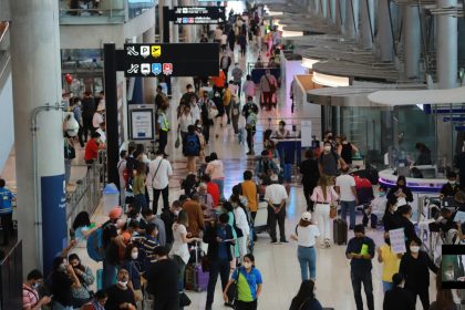Hành khách tại sân bay Suvarnabhum, Thái Lan. Ảnh: Bangkok Post