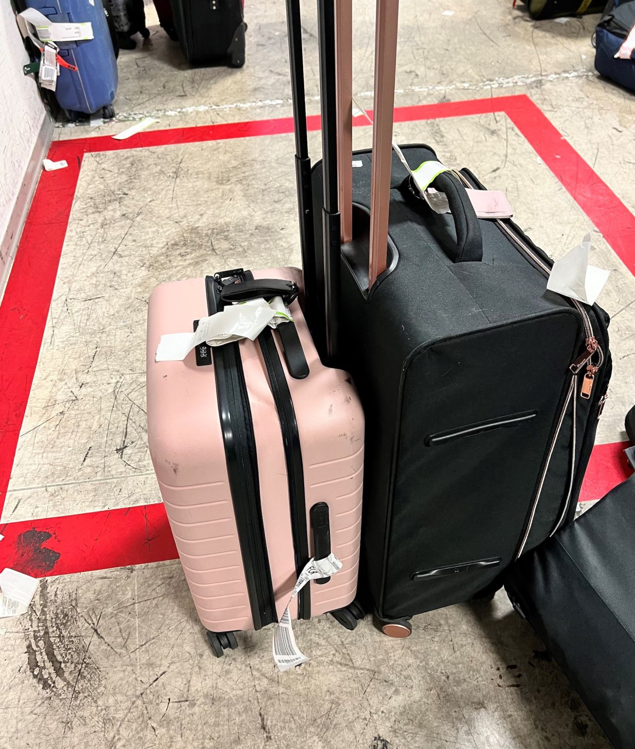 Đi xuyên lục địa để tìm hành lý bị hãng bay làm thất lạc