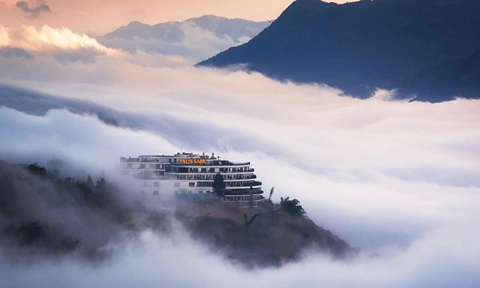 Một khách sạn 5 sao ở Sa Pa có tầm nhìn ra thung lũng Mường Hoa và dãy Hoàng Liên Sơn. Ảnh: Booking