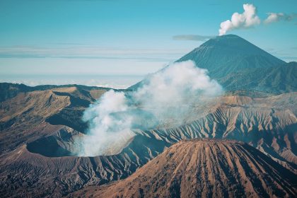 Khung cảnh hùng vĩ của núi lửa khổng lồ Tengger trên đảo Java (Indonesia).