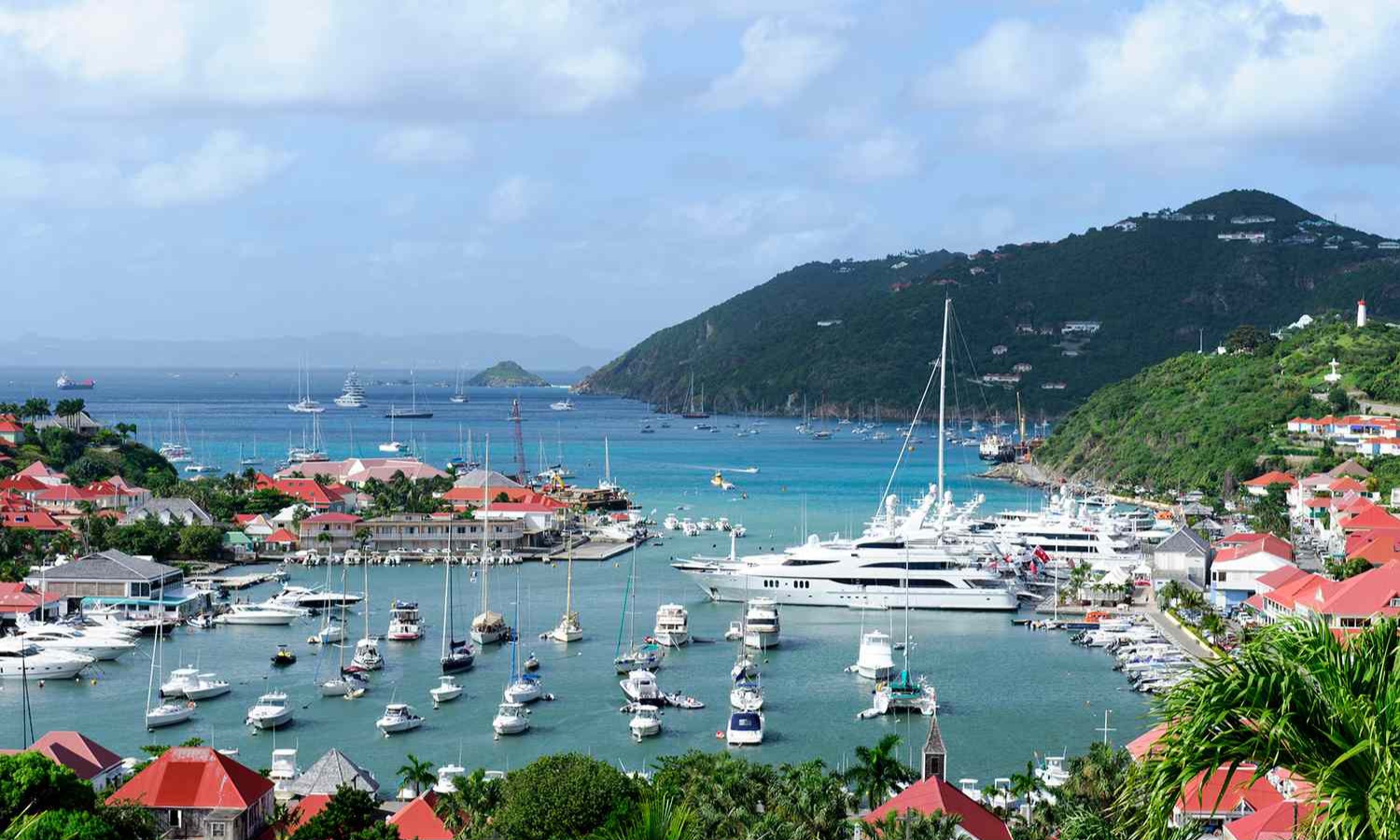 Bến đậu du thuyền trên đảo Saint-Barthélemy. Ảnh: Travel+Leisure