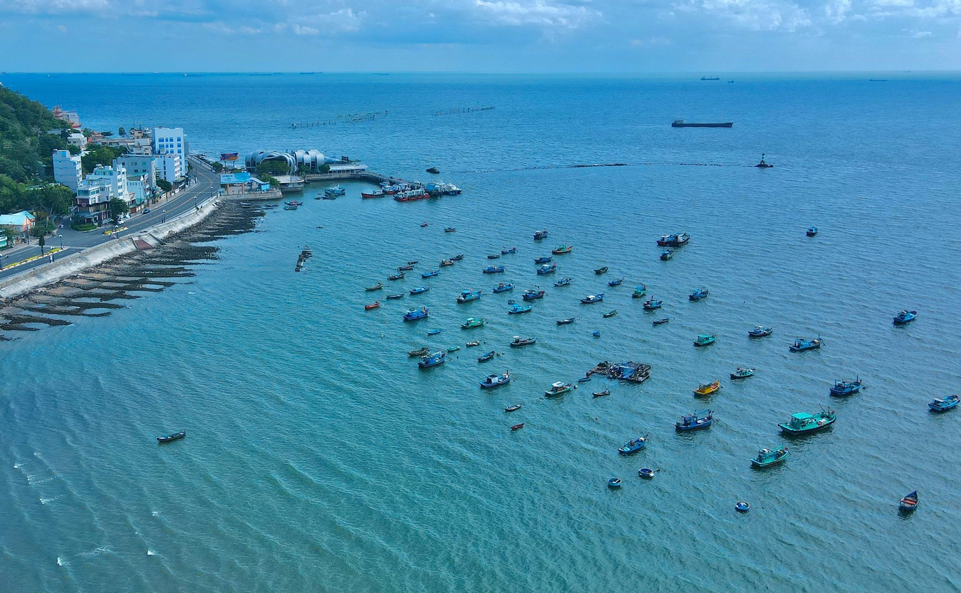 Vũng Tàu là điểm đến thu hút nhiều du khách đến vui chơi dịp hè. Ảnh: Trần Thành Duy