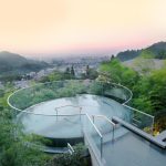 Bể tắm onsen ngoài trời có tầm nhìn đẹp ra núi tại một khu nghỉ ở tỉnh Fukushima. Ảnh: Onyado Toho