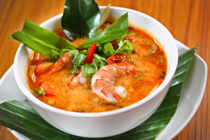 Món tomyum có các gia vị đặc trưng gồm lá chanh, gừng hoặc riềng, sả. Ảnh: Aroma Asian