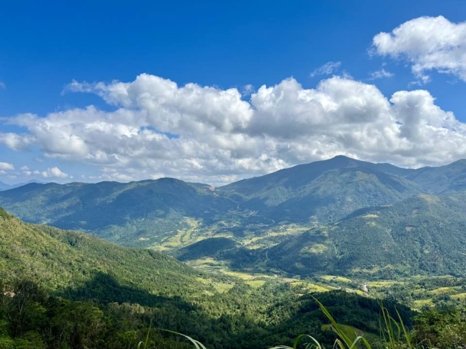 Khung cảnh nhìn từ núi Cao Ly, xã Húc Động, huyện Bình Liêu. Núi Cao Ly cũng là một trong những điểm săn mây được yêu thích của du khách Việt. Ảnh: Phương Anh