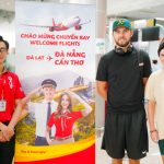 Khách nước ngoài trải nghiệm đường bay Đà Lạt – Đà Nẵng của Vietjet. Ảnh: Minh Trường