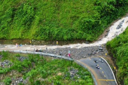 Sạt lở ở khu vực đèo Mã Pì Lèng. Ảnh: