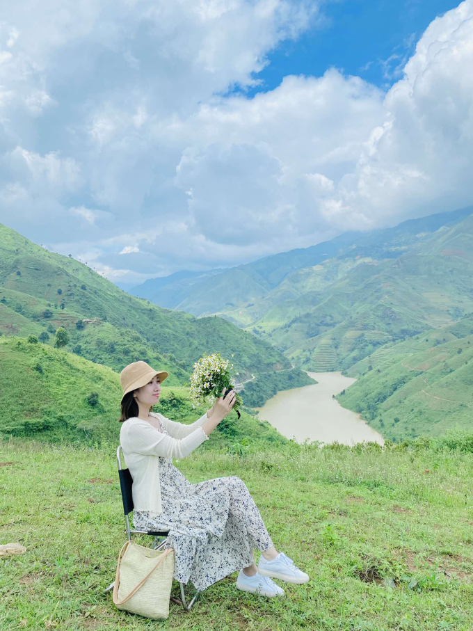 Khung cảnh ở khu vực Cây cô đơn. Ảnh: Minh Ngọc