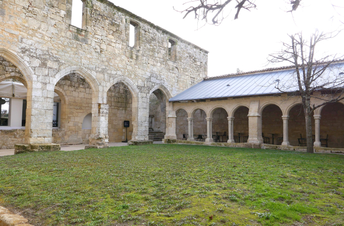 Lâu đài Les Cordeliers tại vùng Saint-Émilion. Ảnh: Trịnh Hằng